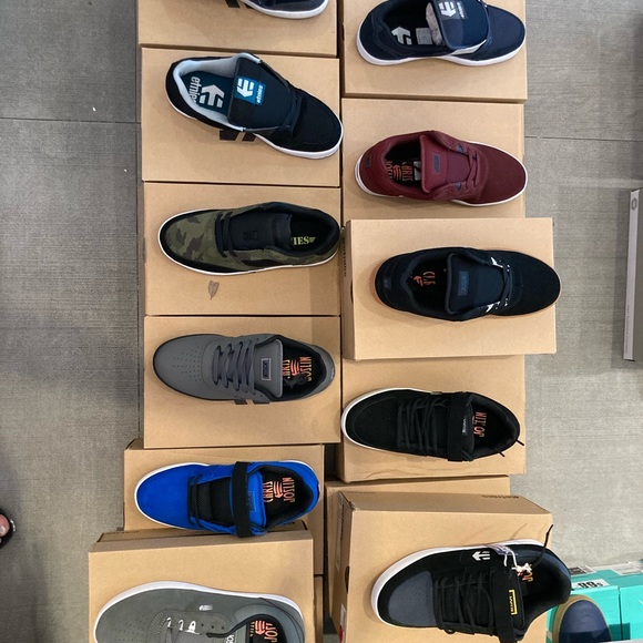 SKATEBOARD SHOES - Picture 6 of 6